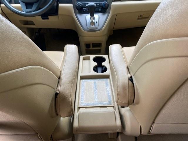 2007 Nighthawk Black Pearl /Ivory Honda CR-V LX LOW MILES 74,639 (JHLRE38377C) with an 2.4L 4-Cyl Engine engine, Automatic transmission, located at 4701 North Dixie Hwy, Pompano Beach, FL, 33064, (954) 422-2889, 26.240938, -80.123474 - OUR WEBPAGE FLORIDACARS1.COM HAS OVER 100 PHOTOS AND FREE CARFAX LINK 2007 Honda CR-V LX 4 Door Wagon/Sport Utility 2.4L I4 F DOHC 16V Gasoline 30 MPG Front Wheel Drive Features ABS Brakes Air Conditioning AM/FM Stereo Automatic Transmission Auxiliary Audio Input CD Audio Cloth Seats Cruise Control- Photo#61