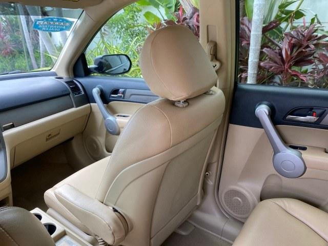 2007 Nighthawk Black Pearl /Ivory Honda CR-V LX LOW MILES 74,639 (JHLRE38377C) with an 2.4L 4-Cyl Engine engine, Automatic transmission, located at 4701 North Dixie Hwy, Pompano Beach, FL, 33064, (954) 422-2889, 26.240938, -80.123474 - OUR WEBPAGE FLORIDACARS1.COM HAS OVER 100 PHOTOS AND FREE CARFAX LINK 2007 Honda CR-V LX 4 Door Wagon/Sport Utility 2.4L I4 F DOHC 16V Gasoline 30 MPG Front Wheel Drive Features ABS Brakes Air Conditioning AM/FM Stereo Automatic Transmission Auxiliary Audio Input CD Audio Cloth Seats Cruise Control- Photo#64