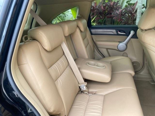 2007 Nighthawk Black Pearl /Ivory Honda CR-V LX LOW MILES 74,639 (JHLRE38377C) with an 2.4L 4-Cyl Engine engine, Automatic transmission, located at 4701 North Dixie Hwy, Pompano Beach, FL, 33064, (954) 422-2889, 26.240938, -80.123474 - OUR WEBPAGE FLORIDACARS1.COM HAS OVER 100 PHOTOS AND FREE CARFAX LINK 2007 Honda CR-V LX 4 Door Wagon/Sport Utility 2.4L I4 F DOHC 16V Gasoline 30 MPG Front Wheel Drive Features ABS Brakes Air Conditioning AM/FM Stereo Automatic Transmission Auxiliary Audio Input CD Audio Cloth Seats Cruise Control- Photo#92