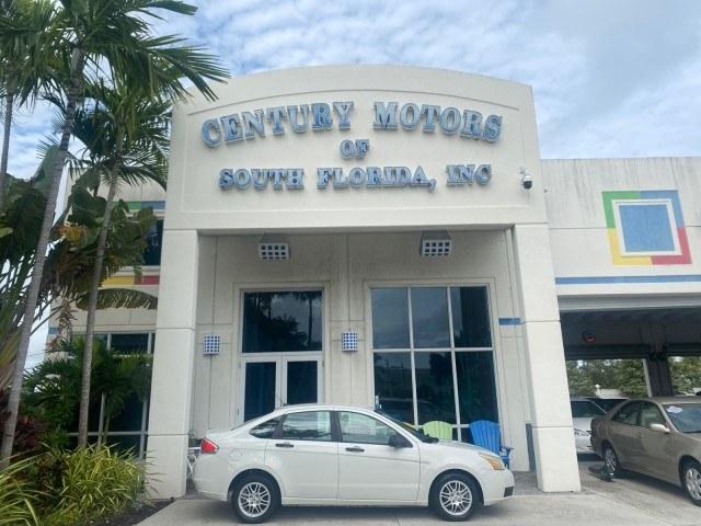 2011 White Suede /Medium Stone Ford Focus SE LOW MILES 36,864 (1FAHP3FN6BW) with an 2.0L 4-Cyl Engine engine, Automatic transmission, located at 4701 North Dixie Hwy, Pompano Beach, FL, 33064, (954) 422-2889, 26.240938, -80.123474 - OUR WEBPAGE FLORIDACARS1.COM HAS OVER 100 PHOTOS AND FREE CARFAX LINK 2011 Ford Focus SE Sedan 4 DR 2.0L I4 F DOHC 16V Gasoline 35 MPG Front Wheel Drive Features ABS Brakes Air Conditioning Alloy Wheels AM/FM Stereo Automatic Transmission Auxiliary Audio Input CD Audio Cloth Seats Cruise Control Ove- Photo#0