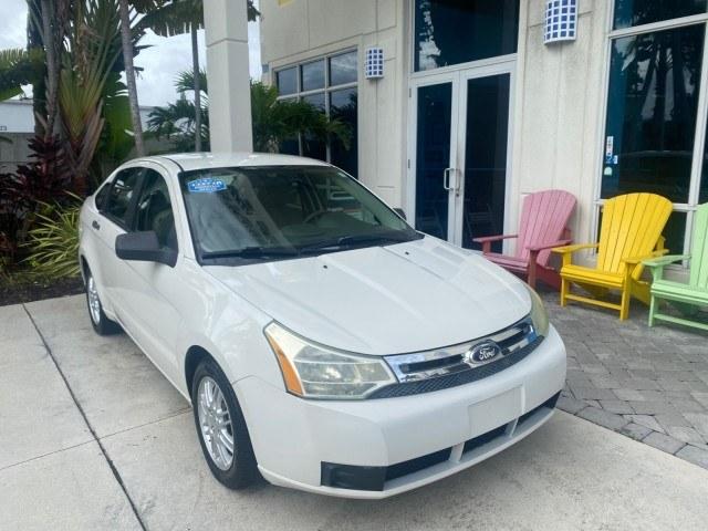 2011 White Suede /Medium Stone Ford Focus SE LOW MILES 36,864 (1FAHP3FN6BW) with an 2.0L 4-Cyl Engine engine, Automatic transmission, located at 4701 North Dixie Hwy, Pompano Beach, FL, 33064, (954) 422-2889, 26.240938, -80.123474 - OUR WEBPAGE FLORIDACARS1.COM HAS OVER 100 PHOTOS AND FREE CARFAX LINK 2011 Ford Focus SE Sedan 4 DR 2.0L I4 F DOHC 16V Gasoline 35 MPG Front Wheel Drive Features ABS Brakes Air Conditioning Alloy Wheels AM/FM Stereo Automatic Transmission Auxiliary Audio Input CD Audio Cloth Seats Cruise Control Ove- Photo#1