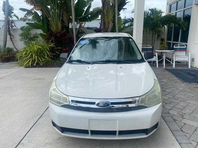 2011 White Suede /Medium Stone Ford Focus SE LOW MILES 36,864 (1FAHP3FN6BW) with an 2.0L 4-Cyl Engine engine, Automatic transmission, located at 4701 North Dixie Hwy, Pompano Beach, FL, 33064, (954) 422-2889, 26.240938, -80.123474 - OUR WEBPAGE FLORIDACARS1.COM HAS OVER 100 PHOTOS AND FREE CARFAX LINK 2011 Ford Focus SE Sedan 4 DR 2.0L I4 F DOHC 16V Gasoline 35 MPG Front Wheel Drive Features ABS Brakes Air Conditioning Alloy Wheels AM/FM Stereo Automatic Transmission Auxiliary Audio Input CD Audio Cloth Seats Cruise Control Ove- Photo#2