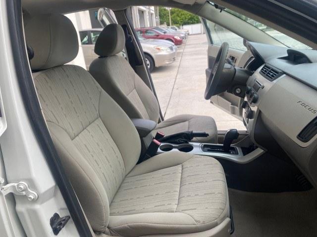 2011 White Suede /Medium Stone Ford Focus SE LOW MILES 36,864 (1FAHP3FN6BW) with an 2.0L 4-Cyl Engine engine, Automatic transmission, located at 4701 North Dixie Hwy, Pompano Beach, FL, 33064, (954) 422-2889, 26.240938, -80.123474 - OUR WEBPAGE FLORIDACARS1.COM HAS OVER 100 PHOTOS AND FREE CARFAX LINK 2011 Ford Focus SE Sedan 4 DR 2.0L I4 F DOHC 16V Gasoline 35 MPG Front Wheel Drive Features ABS Brakes Air Conditioning Alloy Wheels AM/FM Stereo Automatic Transmission Auxiliary Audio Input CD Audio Cloth Seats Cruise Control Ove- Photo#12