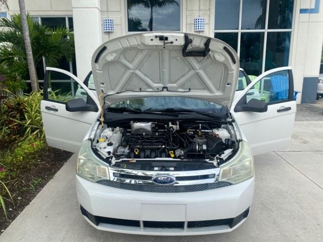 2011 White Suede /Medium Stone Ford Focus SE LOW MILES 36,864 (1FAHP3FN6BW) with an 2.0L 4-Cyl Engine engine, Automatic transmission, located at 4701 North Dixie Hwy, Pompano Beach, FL, 33064, (954) 422-2889, 26.240938, -80.123474 - OUR WEBPAGE FLORIDACARS1.COM HAS OVER 100 PHOTOS AND FREE CARFAX LINK 2011 Ford Focus SE Sedan 4 DR 2.0L I4 F DOHC 16V Gasoline 35 MPG Front Wheel Drive Features ABS Brakes Air Conditioning Alloy Wheels AM/FM Stereo Automatic Transmission Auxiliary Audio Input CD Audio Cloth Seats Cruise Control Ove- Photo#17