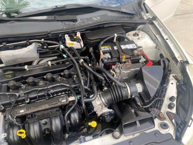 2011 White Suede /Medium Stone Ford Focus SE LOW MILES 36,864 (1FAHP3FN6BW) with an 2.0L 4-Cyl Engine engine, Automatic transmission, located at 4701 North Dixie Hwy, Pompano Beach, FL, 33064, (954) 422-2889, 26.240938, -80.123474 - OUR WEBPAGE FLORIDACARS1.COM HAS OVER 100 PHOTOS AND FREE CARFAX LINK 2011 Ford Focus SE Sedan 4 DR 2.0L I4 F DOHC 16V Gasoline 35 MPG Front Wheel Drive Features ABS Brakes Air Conditioning Alloy Wheels AM/FM Stereo Automatic Transmission Auxiliary Audio Input CD Audio Cloth Seats Cruise Control Ove- Photo#25