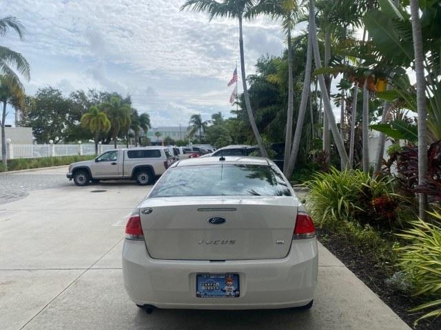 2011 White Suede /Medium Stone Ford Focus SE LOW MILES 36,864 (1FAHP3FN6BW) with an 2.0L 4-Cyl Engine engine, Automatic transmission, located at 4701 North Dixie Hwy, Pompano Beach, FL, 33064, (954) 422-2889, 26.240938, -80.123474 - OUR WEBPAGE FLORIDACARS1.COM HAS OVER 100 PHOTOS AND FREE CARFAX LINK 2011 Ford Focus SE Sedan 4 DR 2.0L I4 F DOHC 16V Gasoline 35 MPG Front Wheel Drive Features ABS Brakes Air Conditioning Alloy Wheels AM/FM Stereo Automatic Transmission Auxiliary Audio Input CD Audio Cloth Seats Cruise Control Ove- Photo#34