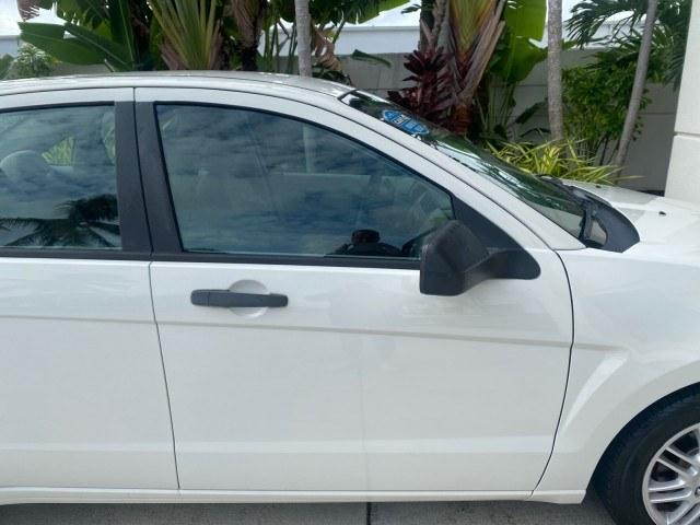 2011 White Suede /Medium Stone Ford Focus SE LOW MILES 36,864 (1FAHP3FN6BW) with an 2.0L 4-Cyl Engine engine, Automatic transmission, located at 4701 North Dixie Hwy, Pompano Beach, FL, 33064, (954) 422-2889, 26.240938, -80.123474 - OUR WEBPAGE FLORIDACARS1.COM HAS OVER 100 PHOTOS AND FREE CARFAX LINK 2011 Ford Focus SE Sedan 4 DR 2.0L I4 F DOHC 16V Gasoline 35 MPG Front Wheel Drive Features ABS Brakes Air Conditioning Alloy Wheels AM/FM Stereo Automatic Transmission Auxiliary Audio Input CD Audio Cloth Seats Cruise Control Ove- Photo#75