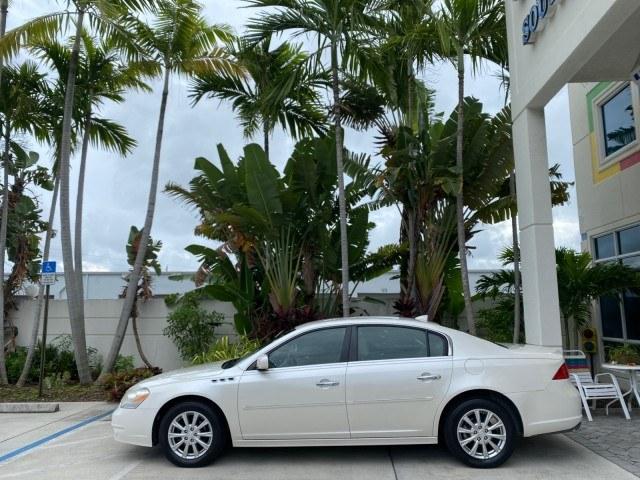 2011 White Diamond Tricoat /Cocoa/Cashmere Buick Lucerne CXL LOW MILES 39,527 (1G4HC5EM2BU) with an 3.9L V6 SFI Flex-Fuel Engine engine, Automatic transmission, located at 4701 North Dixie Hwy, Pompano Beach, FL, 33064, (954) 422-2889, 26.240938, -80.123474 - OUR WEBPAGE FLORIDACARS1.COM HAS OVER 100 PHOTOS AND FREE CARFAX LINK 2011 Buick Lucerne CXL Sedan 4 DR 3.9L V6 F OHV 12V Flex Fuel 27 MPG Front Wheel Drive Features ABS Brakes Air Conditioning Alloy Wheels AM/FM Stereo Automatic Transmission Auxiliary Audio Input Blind Spot Monitor Bluetooth Techno- Photo#4