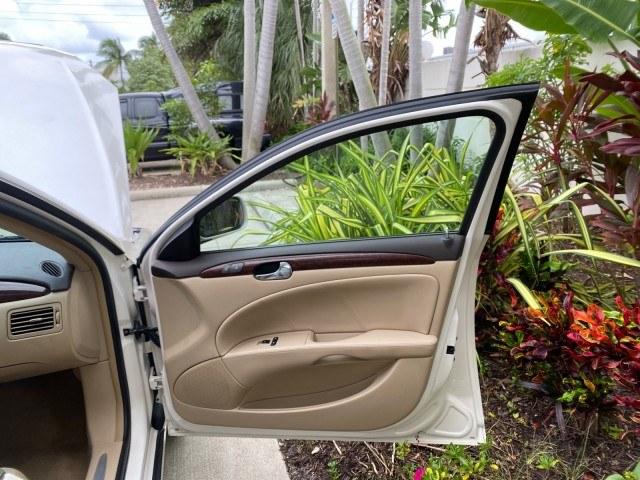 2011 White Diamond Tricoat /Cocoa/Cashmere Buick Lucerne CXL LOW MILES 39,527 (1G4HC5EM2BU) with an 3.9L V6 SFI Flex-Fuel Engine engine, Automatic transmission, located at 4701 North Dixie Hwy, Pompano Beach, FL, 33064, (954) 422-2889, 26.240938, -80.123474 - OUR WEBPAGE FLORIDACARS1.COM HAS OVER 100 PHOTOS AND FREE CARFAX LINK 2011 Buick Lucerne CXL Sedan 4 DR 3.9L V6 F OHV 12V Flex Fuel 27 MPG Front Wheel Drive Features ABS Brakes Air Conditioning Alloy Wheels AM/FM Stereo Automatic Transmission Auxiliary Audio Input Blind Spot Monitor Bluetooth Techno- Photo#11