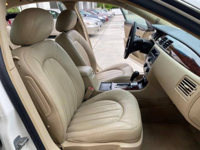 2011 White Diamond Tricoat /Cocoa/Cashmere Buick Lucerne CXL LOW MILES 39,527 (1G4HC5EM2BU) with an 3.9L V6 SFI Flex-Fuel Engine engine, Automatic transmission, located at 4701 North Dixie Hwy, Pompano Beach, FL, 33064, (954) 422-2889, 26.240938, -80.123474 - OUR WEBPAGE FLORIDACARS1.COM HAS OVER 100 PHOTOS AND FREE CARFAX LINK 2011 Buick Lucerne CXL Sedan 4 DR 3.9L V6 F OHV 12V Flex Fuel 27 MPG Front Wheel Drive Features ABS Brakes Air Conditioning Alloy Wheels AM/FM Stereo Automatic Transmission Auxiliary Audio Input Blind Spot Monitor Bluetooth Techno- Photo#12