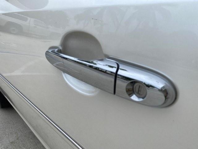 2011 White Diamond Tricoat /Cocoa/Cashmere Buick Lucerne CXL LOW MILES 39,527 (1G4HC5EM2BU) with an 3.9L V6 SFI Flex-Fuel Engine engine, Automatic transmission, located at 4701 North Dixie Hwy, Pompano Beach, FL, 33064, (954) 422-2889, 26.240938, -80.123474 - OUR WEBPAGE FLORIDACARS1.COM HAS OVER 100 PHOTOS AND FREE CARFAX LINK 2011 Buick Lucerne CXL Sedan 4 DR 3.9L V6 F OHV 12V Flex Fuel 27 MPG Front Wheel Drive Features ABS Brakes Air Conditioning Alloy Wheels AM/FM Stereo Automatic Transmission Auxiliary Audio Input Blind Spot Monitor Bluetooth Techno- Photo#28