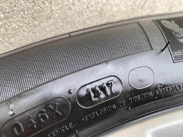 2011 White Diamond Tricoat /Cocoa/Cashmere Buick Lucerne CXL LOW MILES 39,527 (1G4HC5EM2BU) with an 3.9L V6 SFI Flex-Fuel Engine engine, Automatic transmission, located at 4701 North Dixie Hwy, Pompano Beach, FL, 33064, (954) 422-2889, 26.240938, -80.123474 - OUR WEBPAGE FLORIDACARS1.COM HAS OVER 100 PHOTOS AND FREE CARFAX LINK 2011 Buick Lucerne CXL Sedan 4 DR 3.9L V6 F OHV 12V Flex Fuel 27 MPG Front Wheel Drive Features ABS Brakes Air Conditioning Alloy Wheels AM/FM Stereo Automatic Transmission Auxiliary Audio Input Blind Spot Monitor Bluetooth Techno- Photo#62