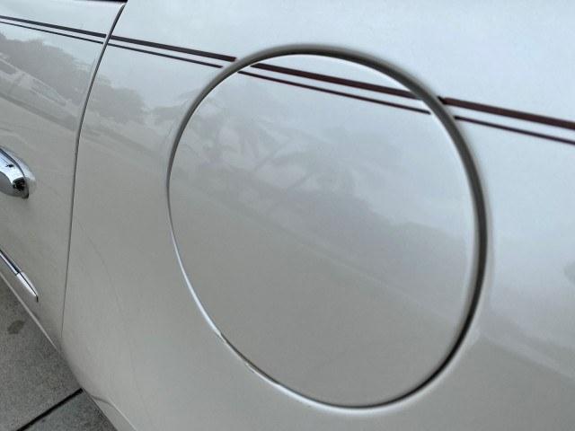 2011 White Diamond Tricoat /Cocoa/Cashmere Buick Lucerne CXL LOW MILES 39,527 (1G4HC5EM2BU) with an 3.9L V6 SFI Flex-Fuel Engine engine, Automatic transmission, located at 4701 North Dixie Hwy, Pompano Beach, FL, 33064, (954) 422-2889, 26.240938, -80.123474 - OUR WEBPAGE FLORIDACARS1.COM HAS OVER 100 PHOTOS AND FREE CARFAX LINK 2011 Buick Lucerne CXL Sedan 4 DR 3.9L V6 F OHV 12V Flex Fuel 27 MPG Front Wheel Drive Features ABS Brakes Air Conditioning Alloy Wheels AM/FM Stereo Automatic Transmission Auxiliary Audio Input Blind Spot Monitor Bluetooth Techno- Photo#63