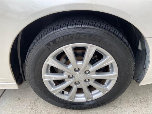 2011 White Diamond Tricoat /Cocoa/Cashmere Buick Lucerne CXL LOW MILES 39,527 (1G4HC5EM2BU) with an 3.9L V6 SFI Flex-Fuel Engine engine, Automatic transmission, located at 4701 North Dixie Hwy, Pompano Beach, FL, 33064, (954) 422-2889, 26.240938, -80.123474 - OUR WEBPAGE FLORIDACARS1.COM HAS OVER 100 PHOTOS AND FREE CARFAX LINK 2011 Buick Lucerne CXL Sedan 4 DR 3.9L V6 F OHV 12V Flex Fuel 27 MPG Front Wheel Drive Features ABS Brakes Air Conditioning Alloy Wheels AM/FM Stereo Automatic Transmission Auxiliary Audio Input Blind Spot Monitor Bluetooth Techno- Photo#69