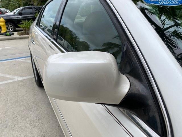 2011 White Diamond Tricoat /Cocoa/Cashmere Buick Lucerne CXL LOW MILES 39,527 (1G4HC5EM2BU) with an 3.9L V6 SFI Flex-Fuel Engine engine, Automatic transmission, located at 4701 North Dixie Hwy, Pompano Beach, FL, 33064, (954) 422-2889, 26.240938, -80.123474 - OUR WEBPAGE FLORIDACARS1.COM HAS OVER 100 PHOTOS AND FREE CARFAX LINK 2011 Buick Lucerne CXL Sedan 4 DR 3.9L V6 F OHV 12V Flex Fuel 27 MPG Front Wheel Drive Features ABS Brakes Air Conditioning Alloy Wheels AM/FM Stereo Automatic Transmission Auxiliary Audio Input Blind Spot Monitor Bluetooth Techno- Photo#75