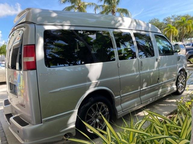 2013 Pure Silver Metallic /Neutral GMC Savana HIGH TOP CONV VAN HIGH TOP CONV LOW MILES 27,511 1 OWNER (1GDS7DC43D1) with an 5.3L Vortec 1000 V8 SFI Flex-Fuel Engine engine, Automatic transmission, located at 4701 North Dixie Hwy, Pompano Beach, FL, 33064, (954) 422-2889, 26.240938, -80.123474 - OUR WEBPAGE FLORIDACARS1.COM HAS OVER 100 PHOTOS AND FREE CARFAX LINK 2013 GMC Savana 1500 1 OWNER Van 5.3L V8 F OHV 16V Flex Fuel 17 MPG Rear Wheel Drive Features ABS Brakes Air Conditioning Alloy Wheels AM/FM Stereo Automatic Transmission Auxiliary Audio Input CD Audio Convenience Package Cruise C- Photo#7