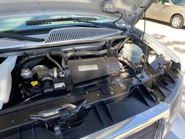 2013 Pure Silver Metallic /Neutral GMC Savana HIGH TOP CONV VAN HIGH TOP CONV LOW MILES 27,511 1 OWNER (1GDS7DC43D1) with an 5.3L Vortec 1000 V8 SFI Flex-Fuel Engine engine, Automatic transmission, located at 4701 North Dixie Hwy, Pompano Beach, FL, 33064, (954) 422-2889, 26.240938, -80.123474 - OUR WEBPAGE FLORIDACARS1.COM HAS OVER 100 PHOTOS AND FREE CARFAX LINK 2013 GMC Savana 1500 1 OWNER Van 5.3L V8 F OHV 16V Flex Fuel 17 MPG Rear Wheel Drive Features ABS Brakes Air Conditioning Alloy Wheels AM/FM Stereo Automatic Transmission Auxiliary Audio Input CD Audio Convenience Package Cruise C- Photo#25