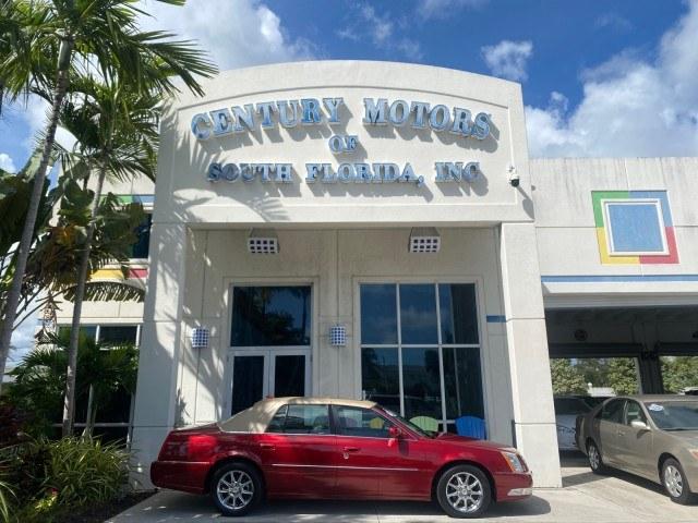 2011 Crystal Red Tintcoat /Shale/Cocoa Cadillac DTS LOW MILES 66,888 1 OWNER (1G6KD5E63BU) with an Northstar 4.6L DOHC V8 Engine engine, Automatic transmission, located at 4701 North Dixie Hwy, Pompano Beach, FL, 33064, (954) 422-2889, 26.240938, -80.123474 - OUR WEBPAGE FLORIDACARS1.COM HAS OVER 100 PHOTOS AND FREE CARFAX LINK 2011 Cadillac DTS Luxury Collection 1 OWNER Sedan 4 DR 4.6L V8 F DOHC 32V Gasoline 23 MPG Front Wheel Drive Features A/C Seat(s) ABS Brakes Air Conditioning Alloy Wheels AM/FM Stereo Automated Cruise Control Automatic Transmission- Photo#0