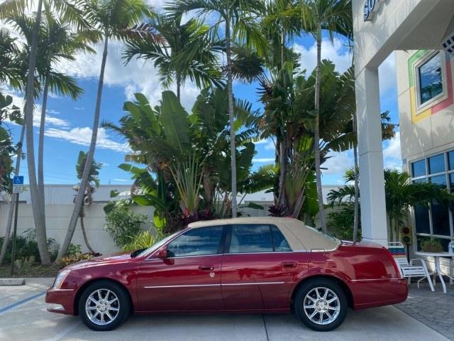 2011 Crystal Red Tintcoat /Shale/Cocoa Cadillac DTS LOW MILES 66,888 1 OWNER (1G6KD5E63BU) with an Northstar 4.6L DOHC V8 Engine engine, Automatic transmission, located at 4701 North Dixie Hwy, Pompano Beach, FL, 33064, (954) 422-2889, 26.240938, -80.123474 - OUR WEBPAGE FLORIDACARS1.COM HAS OVER 100 PHOTOS AND FREE CARFAX LINK 2011 Cadillac DTS Luxury Collection 1 OWNER Sedan 4 DR 4.6L V8 F DOHC 32V Gasoline 23 MPG Front Wheel Drive Features A/C Seat(s) ABS Brakes Air Conditioning Alloy Wheels AM/FM Stereo Automated Cruise Control Automatic Transmission- Photo#4