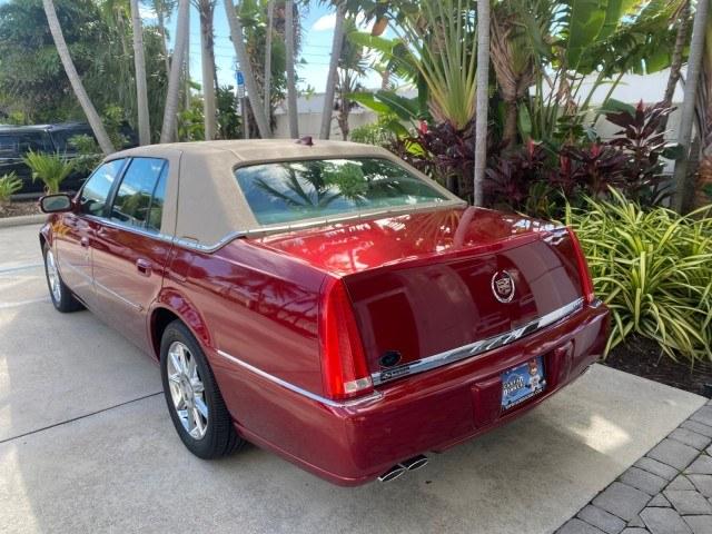 2011 Crystal Red Tintcoat /Shale/Cocoa Cadillac DTS LOW MILES 66,888 1 OWNER (1G6KD5E63BU) with an Northstar 4.6L DOHC V8 Engine engine, Automatic transmission, located at 4701 North Dixie Hwy, Pompano Beach, FL, 33064, (954) 422-2889, 26.240938, -80.123474 - OUR WEBPAGE FLORIDACARS1.COM HAS OVER 100 PHOTOS AND FREE CARFAX LINK 2011 Cadillac DTS Luxury Collection 1 OWNER Sedan 4 DR 4.6L V8 F DOHC 32V Gasoline 23 MPG Front Wheel Drive Features A/C Seat(s) ABS Brakes Air Conditioning Alloy Wheels AM/FM Stereo Automated Cruise Control Automatic Transmission- Photo#5
