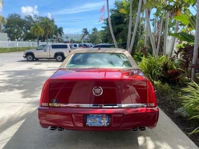2011 Crystal Red Tintcoat /Shale/Cocoa Cadillac DTS LOW MILES 66,888 1 OWNER (1G6KD5E63BU) with an Northstar 4.6L DOHC V8 Engine engine, Automatic transmission, located at 4701 North Dixie Hwy, Pompano Beach, FL, 33064, (954) 422-2889, 26.240938, -80.123474 - OUR WEBPAGE FLORIDACARS1.COM HAS OVER 100 PHOTOS AND FREE CARFAX LINK 2011 Cadillac DTS Luxury Collection 1 OWNER Sedan 4 DR 4.6L V8 F DOHC 32V Gasoline 23 MPG Front Wheel Drive Features A/C Seat(s) ABS Brakes Air Conditioning Alloy Wheels AM/FM Stereo Automated Cruise Control Automatic Transmission- Photo#6