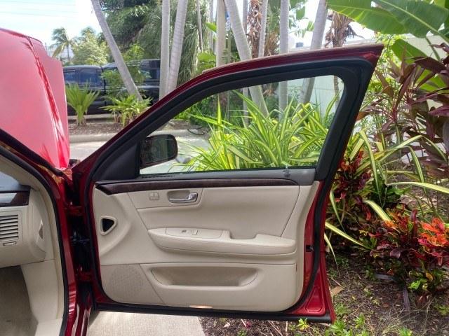 2011 Crystal Red Tintcoat /Shale/Cocoa Cadillac DTS LOW MILES 66,888 1 OWNER (1G6KD5E63BU) with an Northstar 4.6L DOHC V8 Engine engine, Automatic transmission, located at 4701 North Dixie Hwy, Pompano Beach, FL, 33064, (954) 422-2889, 26.240938, -80.123474 - OUR WEBPAGE FLORIDACARS1.COM HAS OVER 100 PHOTOS AND FREE CARFAX LINK 2011 Cadillac DTS Luxury Collection 1 OWNER Sedan 4 DR 4.6L V8 F DOHC 32V Gasoline 23 MPG Front Wheel Drive Features A/C Seat(s) ABS Brakes Air Conditioning Alloy Wheels AM/FM Stereo Automated Cruise Control Automatic Transmission- Photo#11