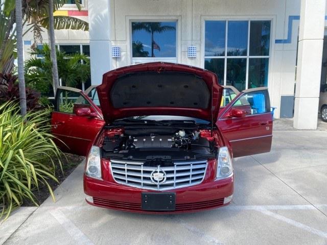 2011 Crystal Red Tintcoat /Shale/Cocoa Cadillac DTS LOW MILES 66,888 1 OWNER (1G6KD5E63BU) with an Northstar 4.6L DOHC V8 Engine engine, Automatic transmission, located at 4701 North Dixie Hwy, Pompano Beach, FL, 33064, (954) 422-2889, 26.240938, -80.123474 - OUR WEBPAGE FLORIDACARS1.COM HAS OVER 100 PHOTOS AND FREE CARFAX LINK 2011 Cadillac DTS Luxury Collection 1 OWNER Sedan 4 DR 4.6L V8 F DOHC 32V Gasoline 23 MPG Front Wheel Drive Features A/C Seat(s) ABS Brakes Air Conditioning Alloy Wheels AM/FM Stereo Automated Cruise Control Automatic Transmission- Photo#16