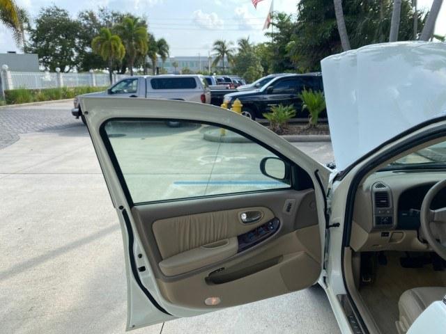 2000 Aspen White Pearl /Beige INFINITI I30 Touring LOW MILES 27,139 1 OWNER (JNKCA31A8YT) with an 3.0L DOHC SMPI 24-Valve V6 Engine engine, Automatic transmission, located at 4701 North Dixie Hwy, Pompano Beach, FL, 33064, (954) 422-2889, 26.240938, -80.123474 - OUR WEBPAGE FLORIDACARS1.COM HAS OVER 100 PHOTOS AND FREE CARFAX LINK 2000 Infiniti I30 1 OWNER Sedan 4 DR 3.0L V6 F DOHC 24V Gasoline 28 MPG Front Wheel Drive Features ABS Brakes Air Conditioning Alloy Wheels AM/FM Stereo Automatic Transmission BOSE Sound System Cassette Player CD Audio Cruise Cont- Photo#9