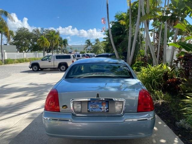 2006 Light Ice Blue Metallic /Camel Lincoln Town Car Signature LOW MILES 21,718 1 OWNER (1LNHM81W16Y) with an 4.6L SOHC EFI V8 Engine engine, Automatic transmission, located at 4701 North Dixie Hwy, Pompano Beach, FL, 33064, (954) 422-2889, 26.240938, -80.123474 - OUR WEBPAGE FLORIDACARS1.COM HAS OVER 100 PHOTOS AND FREE CARFAX LINK 2006 Lincoln Town Car Signature 1 OWNER Sedan 4 DR 4.6L V8 F OHV Gasoline 25 MPG Rear Wheel Drive Features ABS Brakes Air Conditioning Alloy Wheels AM/FM Stereo Automatic Transmission CD Audio Cruise Control Leather Seats Power Lo- Photo#6