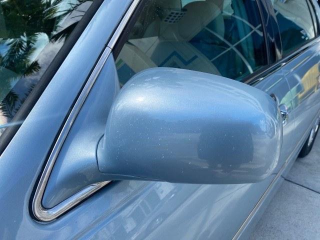 2006 Light Ice Blue Metallic /Camel Lincoln Town Car Signature LOW MILES 21,718 1 OWNER (1LNHM81W16Y) with an 4.6L SOHC EFI V8 Engine engine, Automatic transmission, located at 4701 North Dixie Hwy, Pompano Beach, FL, 33064, (954) 422-2889, 26.240938, -80.123474 - OUR WEBPAGE FLORIDACARS1.COM HAS OVER 100 PHOTOS AND FREE CARFAX LINK 2006 Lincoln Town Car Signature 1 OWNER Sedan 4 DR 4.6L V8 F OHV Gasoline 25 MPG Rear Wheel Drive Features ABS Brakes Air Conditioning Alloy Wheels AM/FM Stereo Automatic Transmission CD Audio Cruise Control Leather Seats Power Lo- Photo#29