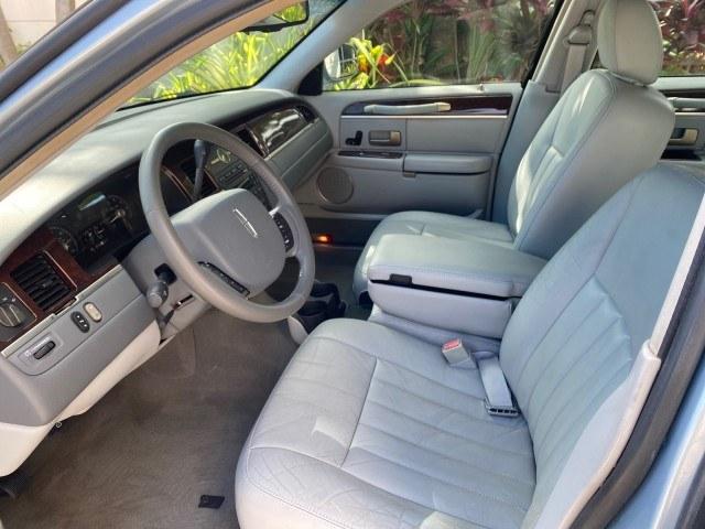 2006 Light Ice Blue Metallic /Camel Lincoln Town Car Signature LOW MILES 21,718 1 OWNER (1LNHM81W16Y) with an 4.6L SOHC EFI V8 Engine engine, Automatic transmission, located at 4701 North Dixie Hwy, Pompano Beach, FL, 33064, (954) 422-2889, 26.240938, -80.123474 - OUR WEBPAGE FLORIDACARS1.COM HAS OVER 100 PHOTOS AND FREE CARFAX LINK 2006 Lincoln Town Car Signature 1 OWNER Sedan 4 DR 4.6L V8 F OHV Gasoline 25 MPG Rear Wheel Drive Features ABS Brakes Air Conditioning Alloy Wheels AM/FM Stereo Automatic Transmission CD Audio Cruise Control Leather Seats Power Lo- Photo#31