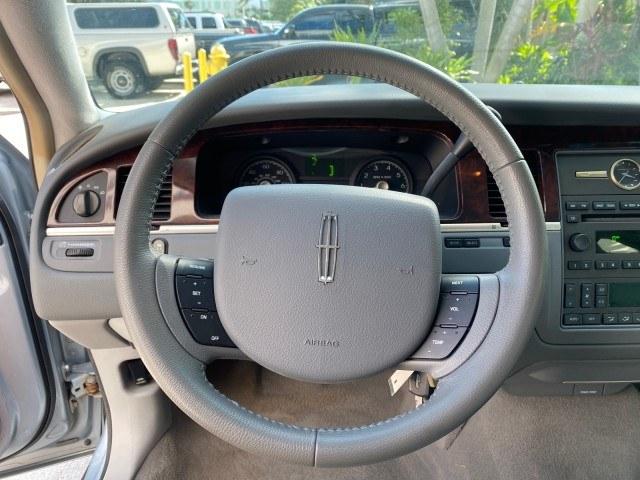 2006 Light Ice Blue Metallic /Camel Lincoln Town Car Signature LOW MILES 21,718 1 OWNER (1LNHM81W16Y) with an 4.6L SOHC EFI V8 Engine engine, Automatic transmission, located at 4701 North Dixie Hwy, Pompano Beach, FL, 33064, (954) 422-2889, 26.240938, -80.123474 - OUR WEBPAGE FLORIDACARS1.COM HAS OVER 100 PHOTOS AND FREE CARFAX LINK 2006 Lincoln Town Car Signature 1 OWNER Sedan 4 DR 4.6L V8 F OHV Gasoline 25 MPG Rear Wheel Drive Features ABS Brakes Air Conditioning Alloy Wheels AM/FM Stereo Automatic Transmission CD Audio Cruise Control Leather Seats Power Lo- Photo#33