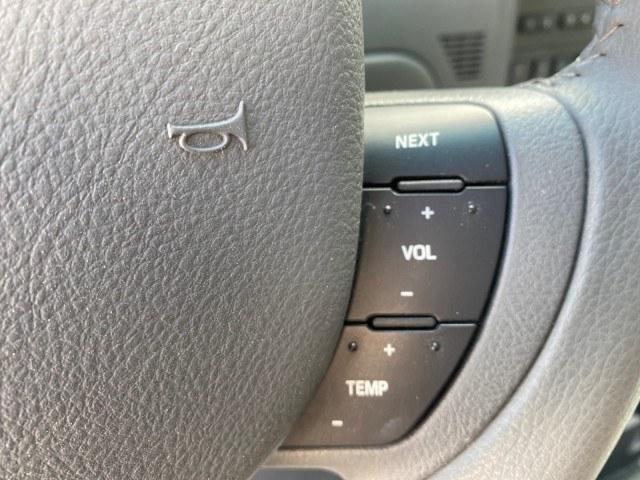 2006 Light Ice Blue Metallic /Camel Lincoln Town Car Signature LOW MILES 21,718 1 OWNER (1LNHM81W16Y) with an 4.6L SOHC EFI V8 Engine engine, Automatic transmission, located at 4701 North Dixie Hwy, Pompano Beach, FL, 33064, (954) 422-2889, 26.240938, -80.123474 - OUR WEBPAGE FLORIDACARS1.COM HAS OVER 100 PHOTOS AND FREE CARFAX LINK 2006 Lincoln Town Car Signature 1 OWNER Sedan 4 DR 4.6L V8 F OHV Gasoline 25 MPG Rear Wheel Drive Features ABS Brakes Air Conditioning Alloy Wheels AM/FM Stereo Automatic Transmission CD Audio Cruise Control Leather Seats Power Lo- Photo#35