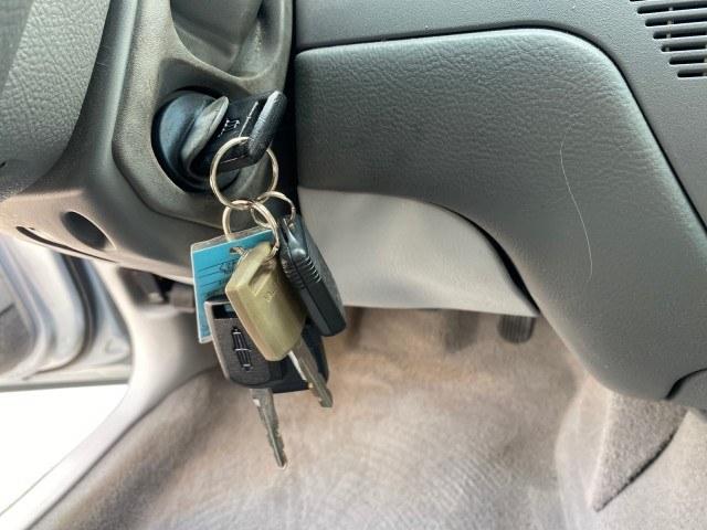 2006 Light Ice Blue Metallic /Camel Lincoln Town Car Signature LOW MILES 21,718 1 OWNER (1LNHM81W16Y) with an 4.6L SOHC EFI V8 Engine engine, Automatic transmission, located at 4701 North Dixie Hwy, Pompano Beach, FL, 33064, (954) 422-2889, 26.240938, -80.123474 - OUR WEBPAGE FLORIDACARS1.COM HAS OVER 100 PHOTOS AND FREE CARFAX LINK 2006 Lincoln Town Car Signature 1 OWNER Sedan 4 DR 4.6L V8 F OHV Gasoline 25 MPG Rear Wheel Drive Features ABS Brakes Air Conditioning Alloy Wheels AM/FM Stereo Automatic Transmission CD Audio Cruise Control Leather Seats Power Lo- Photo#39