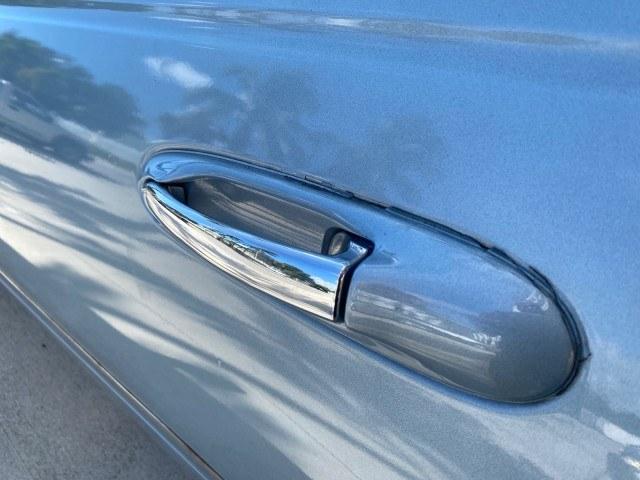 2006 Light Ice Blue Metallic /Camel Lincoln Town Car Signature LOW MILES 21,718 1 OWNER (1LNHM81W16Y) with an 4.6L SOHC EFI V8 Engine engine, Automatic transmission, located at 4701 North Dixie Hwy, Pompano Beach, FL, 33064, (954) 422-2889, 26.240938, -80.123474 - OUR WEBPAGE FLORIDACARS1.COM HAS OVER 100 PHOTOS AND FREE CARFAX LINK 2006 Lincoln Town Car Signature 1 OWNER Sedan 4 DR 4.6L V8 F OHV Gasoline 25 MPG Rear Wheel Drive Features ABS Brakes Air Conditioning Alloy Wheels AM/FM Stereo Automatic Transmission CD Audio Cruise Control Leather Seats Power Lo- Photo#50