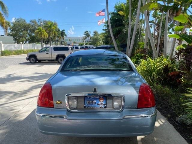 2006 Light Ice Blue Metallic /Camel Lincoln Town Car Signature LOW MILES 21,718 1 OWNER (1LNHM81W16Y) with an 4.6L SOHC EFI V8 Engine engine, Automatic transmission, located at 4701 North Dixie Hwy, Pompano Beach, FL, 33064, (954) 422-2889, 26.240938, -80.123474 - OUR WEBPAGE FLORIDACARS1.COM HAS OVER 100 PHOTOS AND FREE CARFAX LINK 2006 Lincoln Town Car Signature 1 OWNER Sedan 4 DR 4.6L V8 F OHV Gasoline 25 MPG Rear Wheel Drive Features ABS Brakes Air Conditioning Alloy Wheels AM/FM Stereo Automatic Transmission CD Audio Cruise Control Leather Seats Power Lo- Photo#60