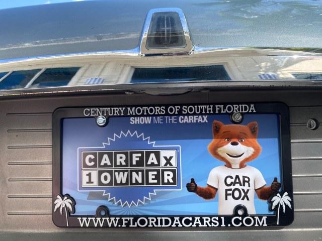 2006 Light Ice Blue Metallic /Camel Lincoln Town Car Signature LOW MILES 21,718 1 OWNER (1LNHM81W16Y) with an 4.6L SOHC EFI V8 Engine engine, Automatic transmission, located at 4701 North Dixie Hwy, Pompano Beach, FL, 33064, (954) 422-2889, 26.240938, -80.123474 - OUR WEBPAGE FLORIDACARS1.COM HAS OVER 100 PHOTOS AND FREE CARFAX LINK 2006 Lincoln Town Car Signature 1 OWNER Sedan 4 DR 4.6L V8 F OHV Gasoline 25 MPG Rear Wheel Drive Features ABS Brakes Air Conditioning Alloy Wheels AM/FM Stereo Automatic Transmission CD Audio Cruise Control Leather Seats Power Lo- Photo#62
