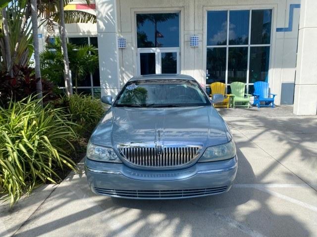 2006 Light Ice Blue Metallic /Camel Lincoln Town Car Signature LOW MILES 21,718 1 OWNER (1LNHM81W16Y) with an 4.6L SOHC EFI V8 Engine engine, Automatic transmission, located at 4701 North Dixie Hwy, Pompano Beach, FL, 33064, (954) 422-2889, 26.240938, -80.123474 - OUR WEBPAGE FLORIDACARS1.COM HAS OVER 100 PHOTOS AND FREE CARFAX LINK 2006 Lincoln Town Car Signature 1 OWNER Sedan 4 DR 4.6L V8 F OHV Gasoline 25 MPG Rear Wheel Drive Features ABS Brakes Air Conditioning Alloy Wheels AM/FM Stereo Automatic Transmission CD Audio Cruise Control Leather Seats Power Lo- Photo#94