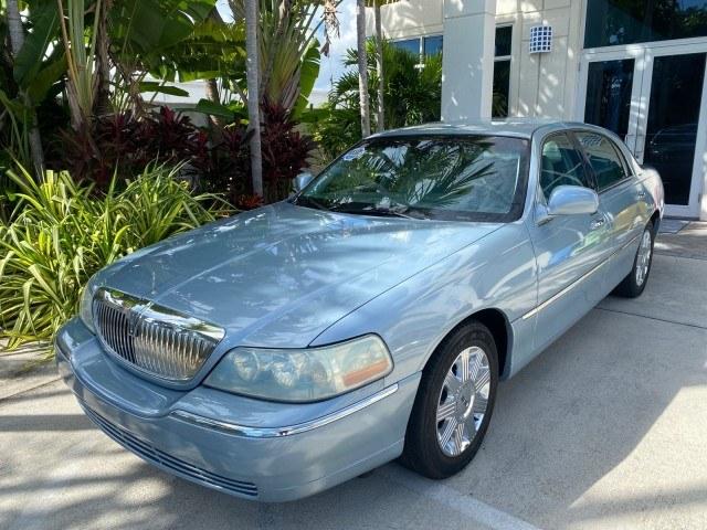 2006 Light Ice Blue Metallic /Camel Lincoln Town Car Signature LOW MILES 21,718 1 OWNER (1LNHM81W16Y) with an 4.6L SOHC EFI V8 Engine engine, Automatic transmission, located at 4701 North Dixie Hwy, Pompano Beach, FL, 33064, (954) 422-2889, 26.240938, -80.123474 - OUR WEBPAGE FLORIDACARS1.COM HAS OVER 100 PHOTOS AND FREE CARFAX LINK 2006 Lincoln Town Car Signature 1 OWNER Sedan 4 DR 4.6L V8 F OHV Gasoline 25 MPG Rear Wheel Drive Features ABS Brakes Air Conditioning Alloy Wheels AM/FM Stereo Automatic Transmission CD Audio Cruise Control Leather Seats Power Lo- Photo#97