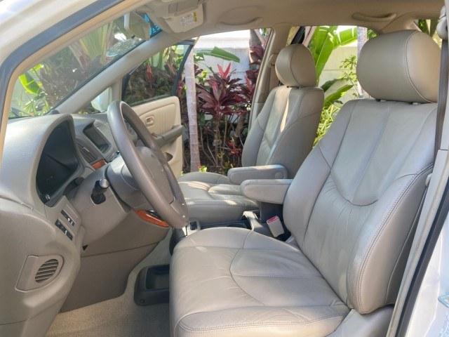 1999 Desert Bronze Metallic /Ivory Lexus RX 300 Luxury SUV LOW MILES 62,417 1 OWNER (JT6GF10U6X0) with an 3.0L Aluminum 24-Valve V6 Engine engine, Automatic transmission, located at 4701 North Dixie Hwy, Pompano Beach, FL, 33064, (954) 422-2889, 26.240938, -80.123474 - OUR WEBPAGE FLORIDACARS1.COM HAS OVER 100 PHOTOS AND FREE CARFAX LINK 1999 Lexus RX 300 1 OWNER 4 Door Wagon/Sport Utility 3.0L V6 F 24V Gasoline 24 MPG Front Wheel Drive Features ABS Brakes Air Conditioning Alloy Wheels AM/FM Stereo Automatic Transmission Cassette Player Cruise Control Full Roof Ra- Photo#10