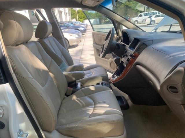 1999 Desert Bronze Metallic /Ivory Lexus RX 300 Luxury SUV LOW MILES 62,417 1 OWNER (JT6GF10U6X0) with an 3.0L Aluminum 24-Valve V6 Engine engine, Automatic transmission, located at 4701 North Dixie Hwy, Pompano Beach, FL, 33064, (954) 422-2889, 26.240938, -80.123474 - OUR WEBPAGE FLORIDACARS1.COM HAS OVER 100 PHOTOS AND FREE CARFAX LINK 1999 Lexus RX 300 1 OWNER 4 Door Wagon/Sport Utility 3.0L V6 F 24V Gasoline 24 MPG Front Wheel Drive Features ABS Brakes Air Conditioning Alloy Wheels AM/FM Stereo Automatic Transmission Cassette Player Cruise Control Full Roof Ra- Photo#12