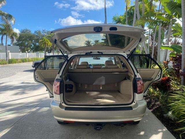 1999 Desert Bronze Metallic /Ivory Lexus RX 300 Luxury SUV LOW MILES 62,417 1 OWNER (JT6GF10U6X0) with an 3.0L Aluminum 24-Valve V6 Engine engine, Automatic transmission, located at 4701 North Dixie Hwy, Pompano Beach, FL, 33064, (954) 422-2889, 26.240938, -80.123474 - OUR WEBPAGE FLORIDACARS1.COM HAS OVER 100 PHOTOS AND FREE CARFAX LINK 1999 Lexus RX 300 1 OWNER 4 Door Wagon/Sport Utility 3.0L V6 F 24V Gasoline 24 MPG Front Wheel Drive Features ABS Brakes Air Conditioning Alloy Wheels AM/FM Stereo Automatic Transmission Cassette Player Cruise Control Full Roof Ra- Photo#15
