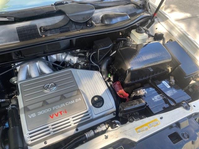 1999 Desert Bronze Metallic /Ivory Lexus RX 300 Luxury SUV LOW MILES 62,417 1 OWNER (JT6GF10U6X0) with an 3.0L Aluminum 24-Valve V6 Engine engine, Automatic transmission, located at 4701 North Dixie Hwy, Pompano Beach, FL, 33064, (954) 422-2889, 26.240938, -80.123474 - OUR WEBPAGE FLORIDACARS1.COM HAS OVER 100 PHOTOS AND FREE CARFAX LINK 1999 Lexus RX 300 1 OWNER 4 Door Wagon/Sport Utility 3.0L V6 F 24V Gasoline 24 MPG Front Wheel Drive Features ABS Brakes Air Conditioning Alloy Wheels AM/FM Stereo Automatic Transmission Cassette Player Cruise Control Full Roof Ra- Photo#25