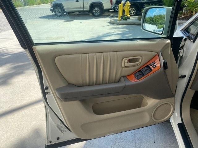 1999 Desert Bronze Metallic /Ivory Lexus RX 300 Luxury SUV LOW MILES 62,417 1 OWNER (JT6GF10U6X0) with an 3.0L Aluminum 24-Valve V6 Engine engine, Automatic transmission, located at 4701 North Dixie Hwy, Pompano Beach, FL, 33064, (954) 422-2889, 26.240938, -80.123474 - OUR WEBPAGE FLORIDACARS1.COM HAS OVER 100 PHOTOS AND FREE CARFAX LINK 1999 Lexus RX 300 1 OWNER 4 Door Wagon/Sport Utility 3.0L V6 F 24V Gasoline 24 MPG Front Wheel Drive Features ABS Brakes Air Conditioning Alloy Wheels AM/FM Stereo Automatic Transmission Cassette Player Cruise Control Full Roof Ra- Photo#31