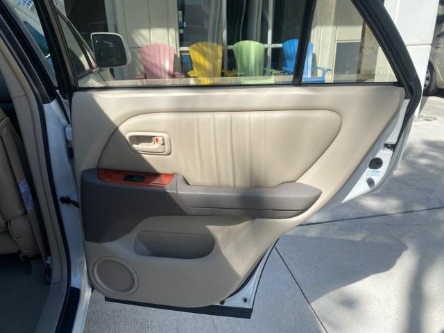 1999 Desert Bronze Metallic /Ivory Lexus RX 300 Luxury SUV LOW MILES 62,417 1 OWNER (JT6GF10U6X0) with an 3.0L Aluminum 24-Valve V6 Engine engine, Automatic transmission, located at 4701 North Dixie Hwy, Pompano Beach, FL, 33064, (954) 422-2889, 26.240938, -80.123474 - OUR WEBPAGE FLORIDACARS1.COM HAS OVER 100 PHOTOS AND FREE CARFAX LINK 1999 Lexus RX 300 1 OWNER 4 Door Wagon/Sport Utility 3.0L V6 F 24V Gasoline 24 MPG Front Wheel Drive Features ABS Brakes Air Conditioning Alloy Wheels AM/FM Stereo Automatic Transmission Cassette Player Cruise Control Full Roof Ra- Photo#85
