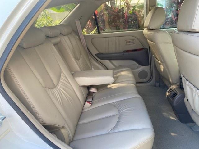 1999 Desert Bronze Metallic /Ivory Lexus RX 300 Luxury SUV LOW MILES 62,417 1 OWNER (JT6GF10U6X0) with an 3.0L Aluminum 24-Valve V6 Engine engine, Automatic transmission, located at 4701 North Dixie Hwy, Pompano Beach, FL, 33064, (954) 422-2889, 26.240938, -80.123474 - OUR WEBPAGE FLORIDACARS1.COM HAS OVER 100 PHOTOS AND FREE CARFAX LINK 1999 Lexus RX 300 1 OWNER 4 Door Wagon/Sport Utility 3.0L V6 F 24V Gasoline 24 MPG Front Wheel Drive Features ABS Brakes Air Conditioning Alloy Wheels AM/FM Stereo Automatic Transmission Cassette Player Cruise Control Full Roof Ra- Photo#86