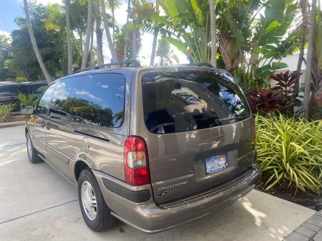 2005 Bronzemist Metallic /Neutral Chevrolet Venture LS LOW MILES 48,285 (1GNDV23E45D) with an 3.4L 3400 V6 SFI Engine engine, Automatic transmission, located at 4701 North Dixie Hwy, Pompano Beach, FL, 33064, (954) 422-2889, 26.240938, -80.123474 - OUR WEBPAGE FLORIDACARS1.COM HAS OVER 100 PHOTOS AND FREE CARFAX LINK 2005 Chevrolet Venture LS Van 3.4L V6 F Gasoline 26 MPG Front Wheel Drive Features ABS Brakes Air Conditioning Alloy Wheels AM/FM Stereo Automatic Transmission CD Audio Cloth Seats Cruise Control Parking Sensors Power Locks Roof R- Photo#5
