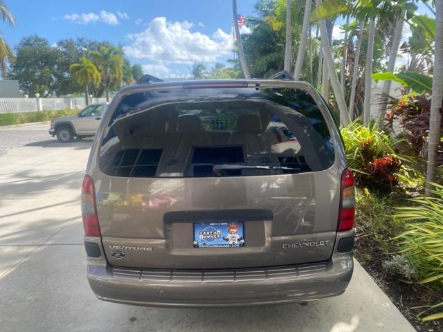 2005 Bronzemist Metallic /Neutral Chevrolet Venture LS LOW MILES 48,285 (1GNDV23E45D) with an 3.4L 3400 V6 SFI Engine engine, Automatic transmission, located at 4701 North Dixie Hwy, Pompano Beach, FL, 33064, (954) 422-2889, 26.240938, -80.123474 - OUR WEBPAGE FLORIDACARS1.COM HAS OVER 100 PHOTOS AND FREE CARFAX LINK 2005 Chevrolet Venture LS Van 3.4L V6 F Gasoline 26 MPG Front Wheel Drive Features ABS Brakes Air Conditioning Alloy Wheels AM/FM Stereo Automatic Transmission CD Audio Cloth Seats Cruise Control Parking Sensors Power Locks Roof R- Photo#6