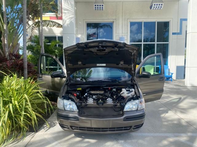 2005 Bronzemist Metallic /Neutral Chevrolet Venture LS LOW MILES 48,285 (1GNDV23E45D) with an 3.4L 3400 V6 SFI Engine engine, Automatic transmission, located at 4701 North Dixie Hwy, Pompano Beach, FL, 33064, (954) 422-2889, 26.240938, -80.123474 - OUR WEBPAGE FLORIDACARS1.COM HAS OVER 100 PHOTOS AND FREE CARFAX LINK 2005 Chevrolet Venture LS Van 3.4L V6 F Gasoline 26 MPG Front Wheel Drive Features ABS Brakes Air Conditioning Alloy Wheels AM/FM Stereo Automatic Transmission CD Audio Cloth Seats Cruise Control Parking Sensors Power Locks Roof R- Photo#16