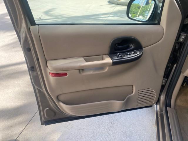 2005 Bronzemist Metallic /Neutral Chevrolet Venture LS LOW MILES 48,285 (1GNDV23E45D) with an 3.4L 3400 V6 SFI Engine engine, Automatic transmission, located at 4701 North Dixie Hwy, Pompano Beach, FL, 33064, (954) 422-2889, 26.240938, -80.123474 - OUR WEBPAGE FLORIDACARS1.COM HAS OVER 100 PHOTOS AND FREE CARFAX LINK 2005 Chevrolet Venture LS Van 3.4L V6 F Gasoline 26 MPG Front Wheel Drive Features ABS Brakes Air Conditioning Alloy Wheels AM/FM Stereo Automatic Transmission CD Audio Cloth Seats Cruise Control Parking Sensors Power Locks Roof R- Photo#32